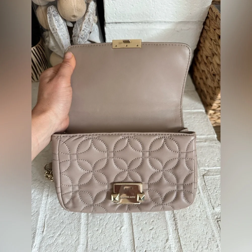 Michael Kors 30H8TSLL1T Small Sloan Leather Quilted Chain Link Shoulder Bag